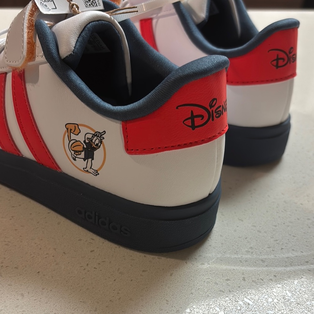 Adidas Donald Duck Disney Collaboration Sneakers with Adidas Signature Stripes - Picture 2 of 6